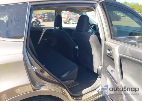 2015 Toyota Rav4 Le z USA, uszkodzony, nr VIN JTMBFREV0FD174829